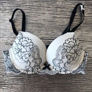 Victoria Secret Limited Ed. Bra